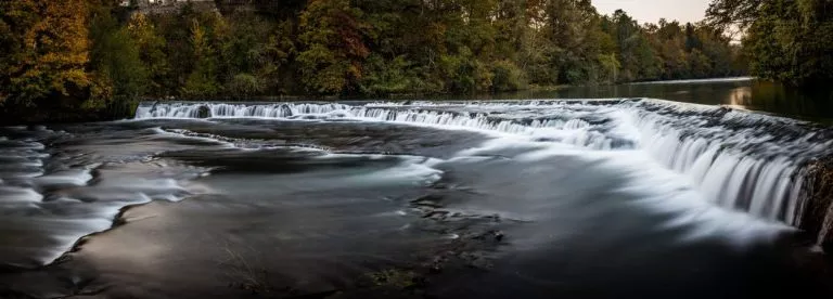 vackert landskap för flugfiske vid floden Krka